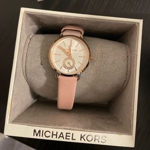 Michael Kors Pink Rosegold Watch. Inside original packaging